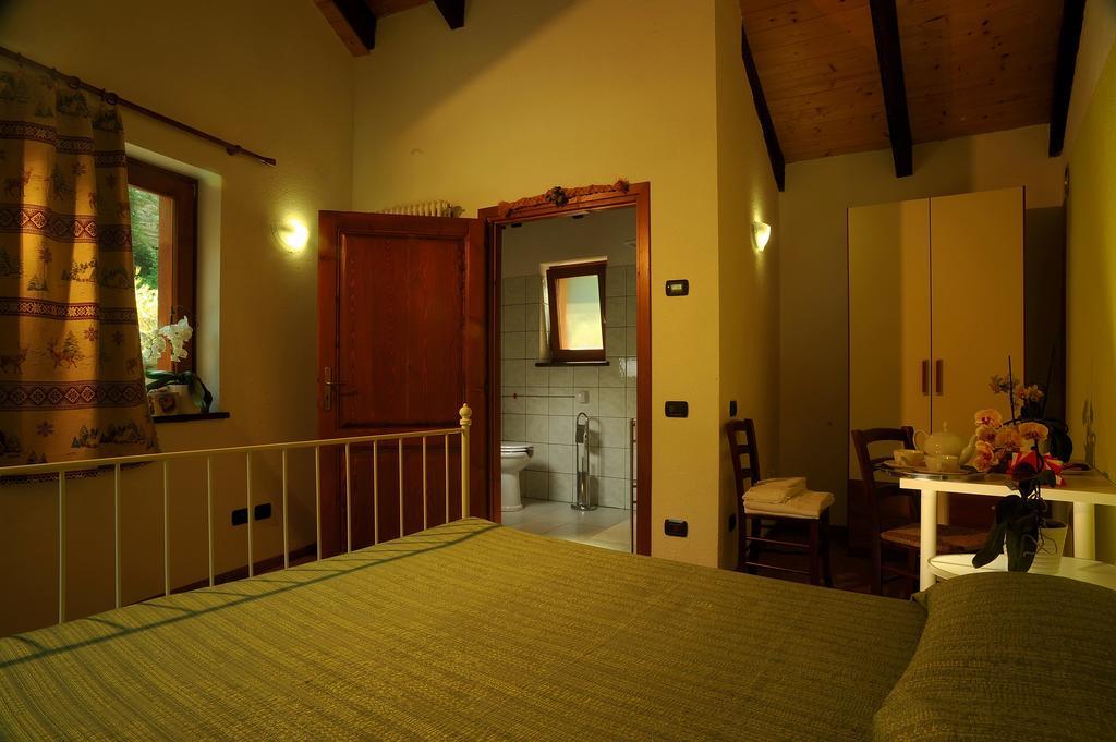 Maison Lombard Hotel Verrayes Phòng bức ảnh