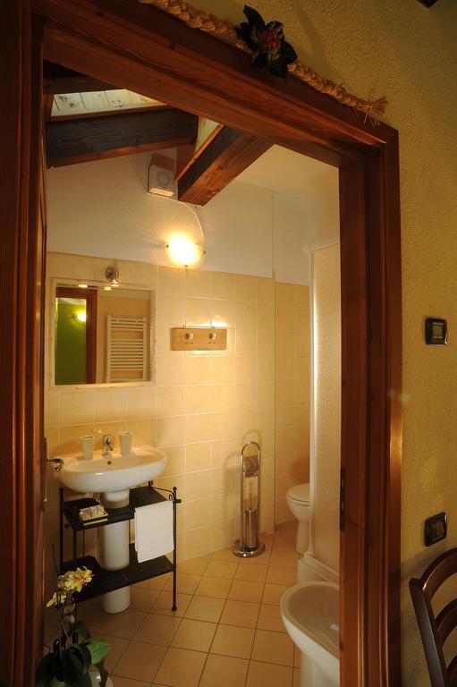 Maison Lombard Hotel Verrayes Phòng bức ảnh