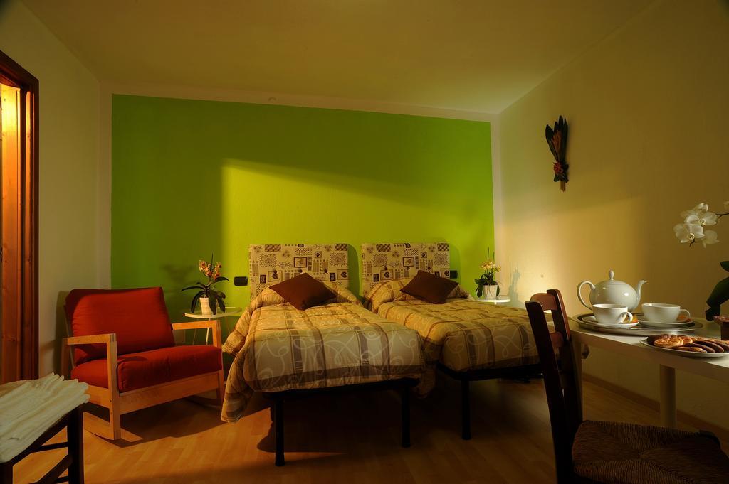 Maison Lombard Hotel Verrayes Phòng bức ảnh