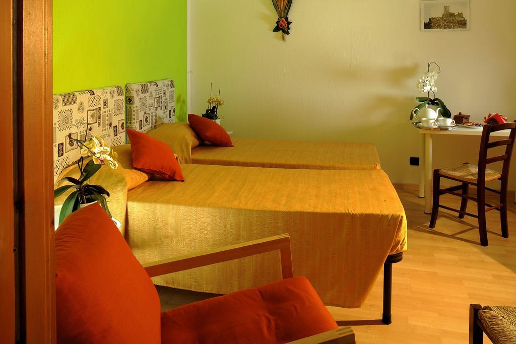 Maison Lombard Hotel Verrayes Phòng bức ảnh
